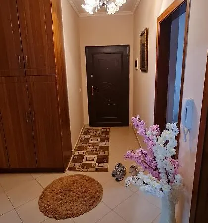 Apartamento 2+1 Apartament Near Bazzar Korce