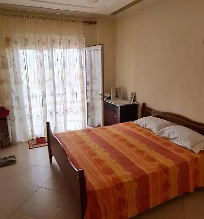 2+1 Apartament Near Bazzar Apartamento Korce
