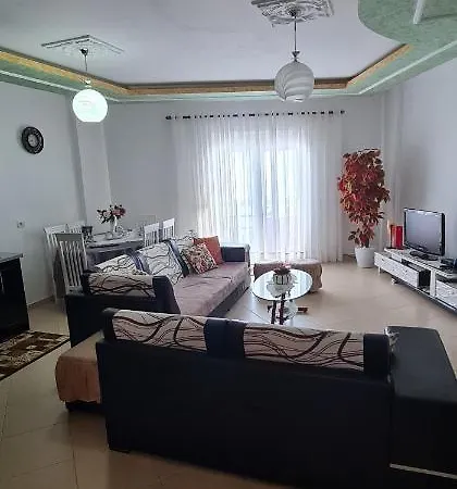 Apartamento 2+1 Apartament Near Bazzar Korce